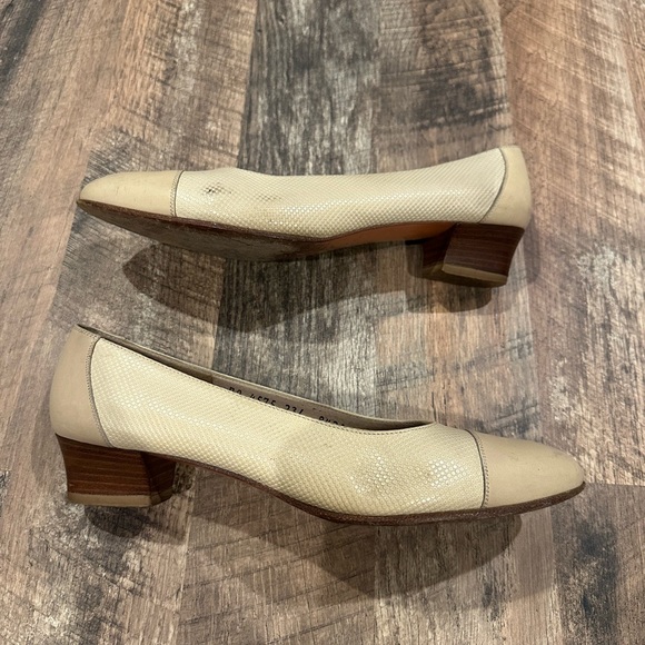 Salvatore Ferragamo Woman’s Beige Heels Made in Italy Sz 8.5 AA - Picture 7 of 10